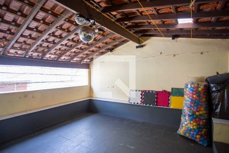 Casa à venda com 300m², 5 quartos e 1 vagaSalão