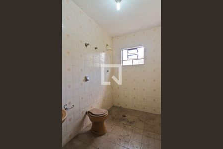 Casa à venda com 397m², 3 quartos e 6 vagasEdícula - banheiro