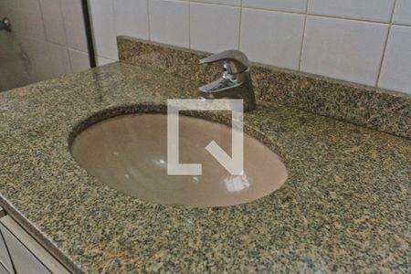 Casa à venda com 397m², 3 quartos e 6 vagasSuíte americana - banheiro