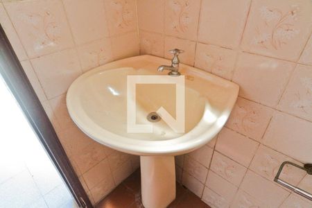 Casa à venda com 397m², 3 quartos e 6 vagasEdícula - banheiro