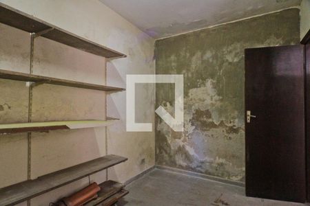 Casa à venda com 397m², 3 quartos e 6 vagasEdícula - banheiro