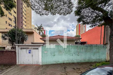 Casa à venda com 250m², 2 quartos e 5 vagas Casa à venda com 250m², 2 quartos e 5 vagasFachada