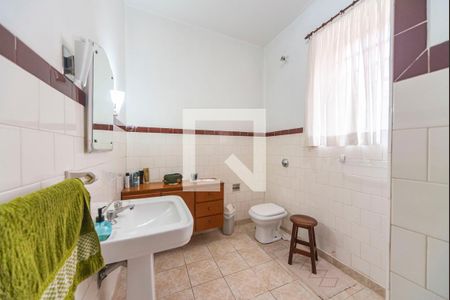 Casa à venda com 250m², 2 quartos e 5 vagas Casa à venda com 250m², 2 quartos e 5 vagasBanheiro Social