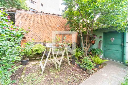 Casa à venda com 250m², 2 quartos e 5 vagas Casa à venda com 250m², 2 quartos e 5 vagasJardim Fundos