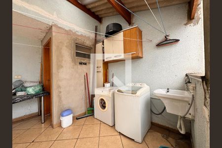 Apartamento à venda com 144m², 3 quartos e 2 vagas Apartamento à venda com 144m², 3 quartos e 2 vagasLavanderia