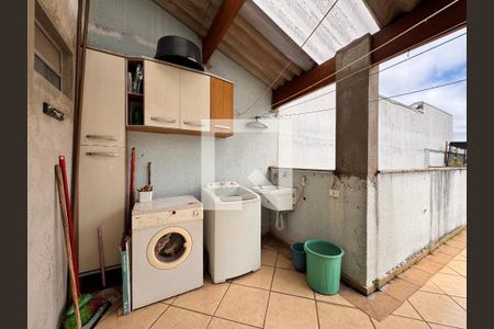 Apartamento à venda com 144m², 3 quartos e 2 vagas Apartamento à venda com 144m², 3 quartos e 2 vagasLavanderia