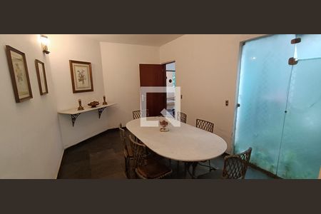 Casa à venda com 950m², 4 quartos e 6 vagasCopa