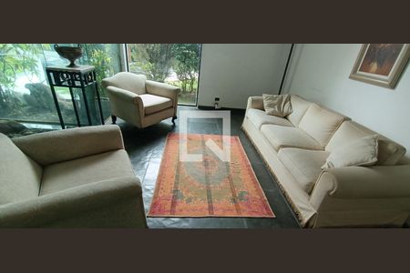 Casa à venda com 950m², 4 quartos e 6 vagasSala 1