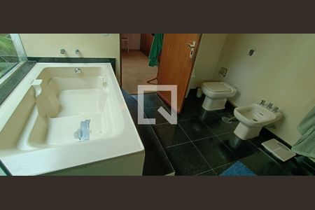 Casa à venda com 950m², 4 quartos e 6 vagasSuíte 1