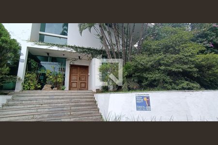 Casa à venda com 950m², 4 quartos e 6 vagasFachada