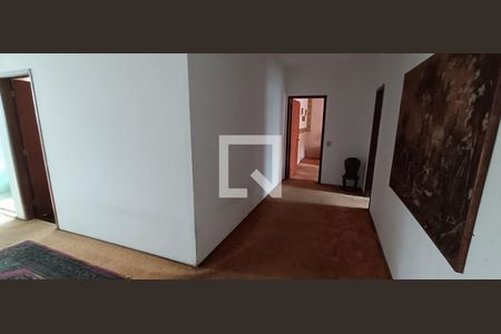 Casa à venda com 950m², 4 quartos e 6 vagasCorredor
