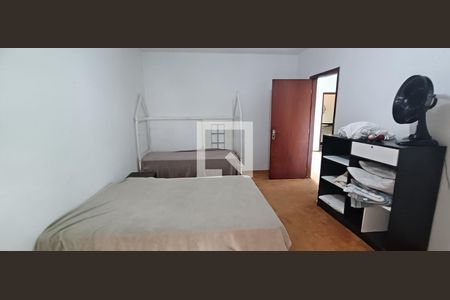 Casa à venda com 950m², 4 quartos e 6 vagasQuarto 1