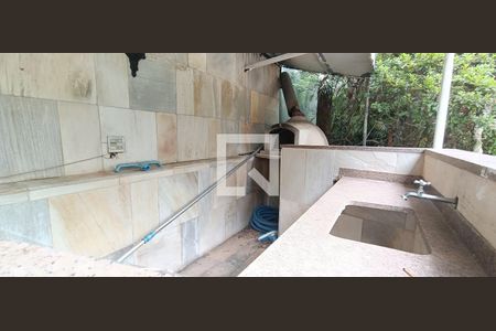 Casa à venda com 950m², 4 quartos e 6 vagasChurrasqueira