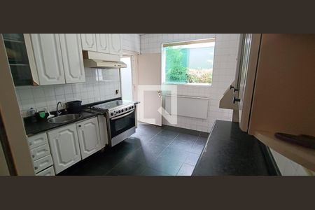 Casa à venda com 950m², 4 quartos e 6 vagasCozinha