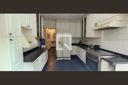 Casa à venda com 950m², 4 quartos e 6 vagasCozinha