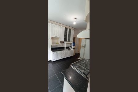 Casa à venda com 950m², 4 quartos e 6 vagasCozinha