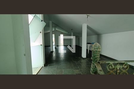 Casa à venda com 950m², 4 quartos e 6 vagasSotão