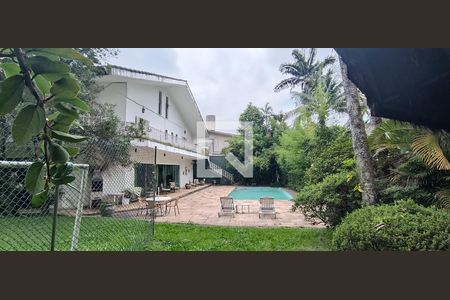 Casa à venda com 950m², 4 quartos e 6 vagasFachada