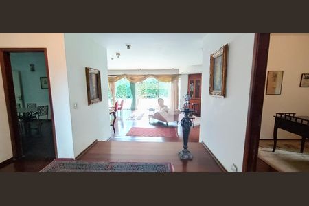 Casa à venda com 950m², 4 quartos e 6 vagasHall