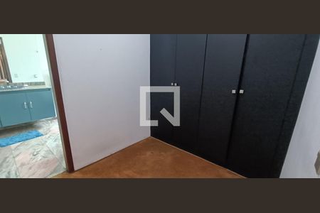 Casa à venda com 950m², 4 quartos e 6 vagasCloset da suíte 2