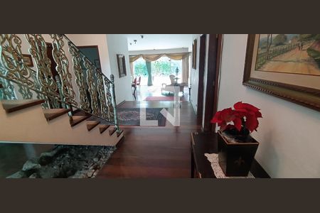 Casa à venda com 950m², 4 quartos e 6 vagasHall