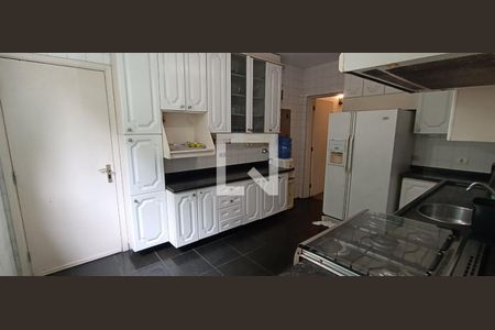 Casa à venda com 950m², 4 quartos e 6 vagasCozinha