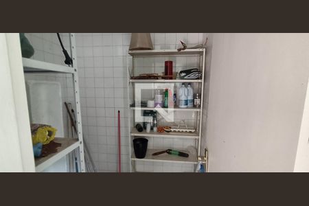 Casa à venda com 950m², 4 quartos e 6 vagasDespensa