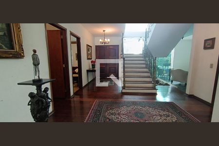 Casa à venda com 950m², 4 quartos e 6 vagasHall