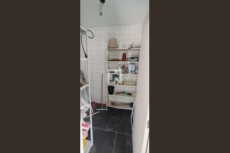 Casa à venda com 950m², 4 quartos e 6 vagasDespensa