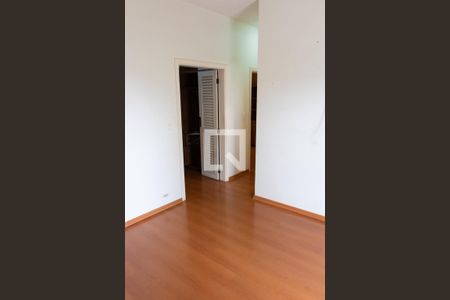 Casa de condomínio à venda com 394m², 4 quartos e 5 vagas Casa de condomínio à venda com 394m², 4 quartos e 5 vagasSUITE 2