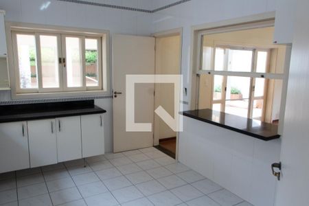 Casa de condomínio à venda com 394m², 4 quartos e 5 vagas Casa de condomínio à venda com 394m², 4 quartos e 5 vagasCOZINHA 1 PISO