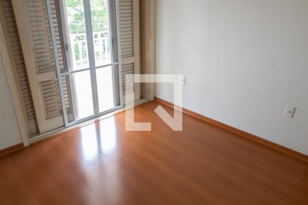 Casa de condomínio à venda com 394m², 4 quartos e 5 vagas Casa de condomínio à venda com 394m², 4 quartos e 5 vagasSUITE 3