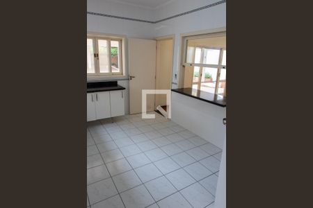 Casa de condomínio à venda com 394m², 4 quartos e 5 vagas Casa de condomínio à venda com 394m², 4 quartos e 5 vagasCOZINHA 1 PISO