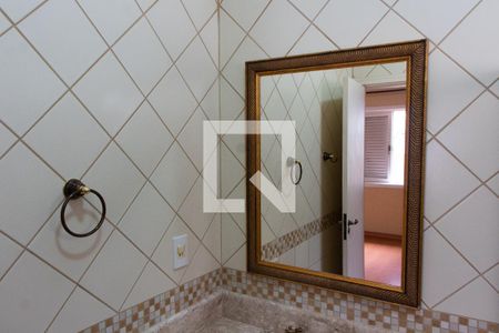 Casa de condomínio à venda com 394m², 4 quartos e 5 vagas Casa de condomínio à venda com 394m², 4 quartos e 5 vagasBANHEIRO DA SUITE 1