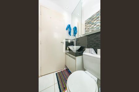 Apartamento à venda com 48m², 2 quartos e 1 vagaBanheiro Social