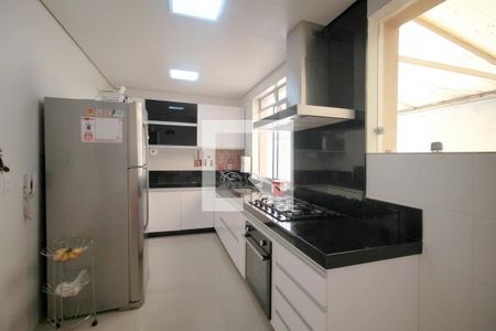 Apartamento à venda com 210m², 3 quartos e 2 vagasCozinha