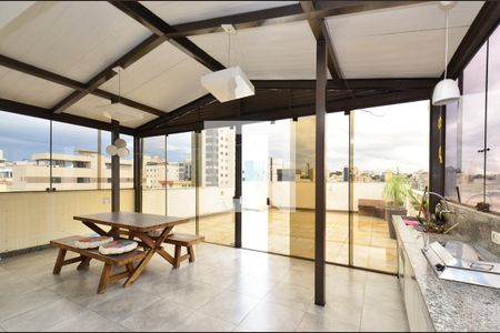 Apartamento à venda com 305m², 4 quartos e 4 vagasCobertura