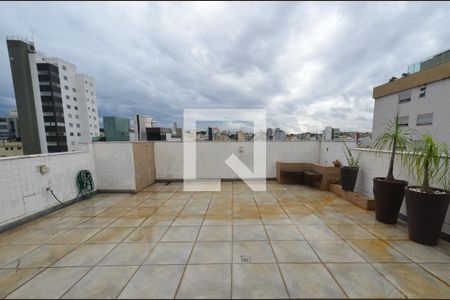 Apartamento à venda com 305m², 4 quartos e 4 vagasCobertura