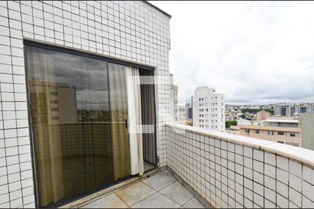 Apartamento à venda com 305m², 4 quartos e 4 vagasVaranda