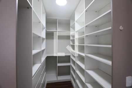 Casa à venda com 150m², 3 quartos e 1 vagaCloset da suíte