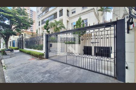 Apartamento para alugar com 136m², 2 quartos e 2 vagasFachada