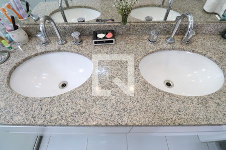 Apartamento para alugar com 136m², 2 quartos e 2 vagasDetalhe Banheiro da Suíte 1