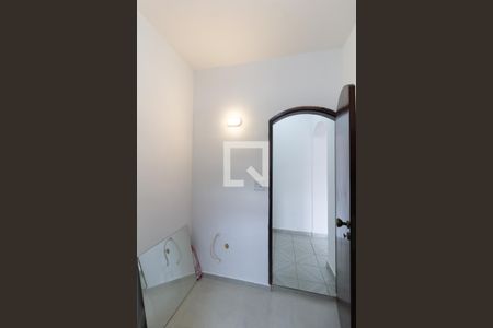 Casa à venda com 182m², 2 quartos e 2 vagasBanheiro