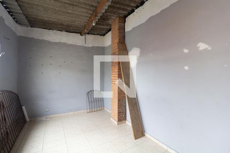 Casa à venda com 182m², 2 quartos e 2 vagasQuarto de Serviço