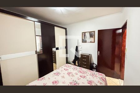 Casa à venda com 127m², 3 quartos e 3 vagas Casa à venda com 127m², 3 quartos e 3 vagasQuarto 1