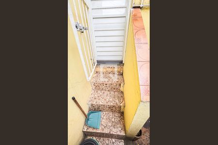 Casa à venda com 127m², 3 quartos e 3 vagas Casa à venda com 127m², 3 quartos e 3 vagasEscada