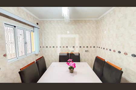 Casa à venda com 127m², 3 quartos e 3 vagas Casa à venda com 127m², 3 quartos e 3 vagasCopa