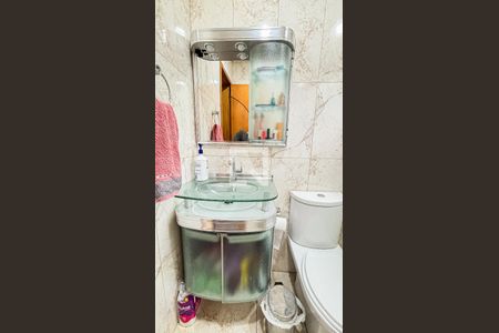 Casa à venda com 127m², 3 quartos e 3 vagas Casa à venda com 127m², 3 quartos e 3 vagasBanheiro