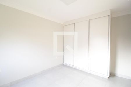 Casa de condomínio para alugar com 232m², 4 quartos e 2 vagasQuarto 2 - Suíte