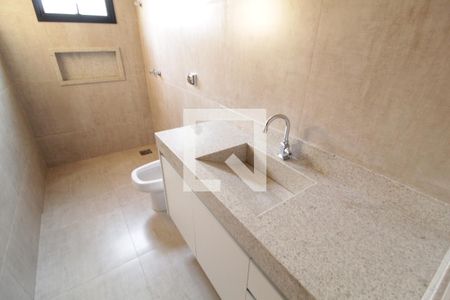 Casa de condomínio para alugar com 232m², 4 quartos e 2 vagasBanheiro do Quarto 3